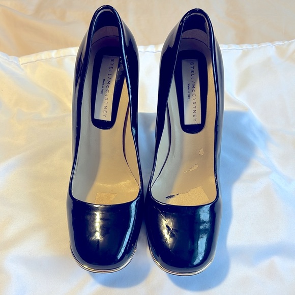 Stella McCartney Vegan Patent Leather Pumps - Picture 2 of 10